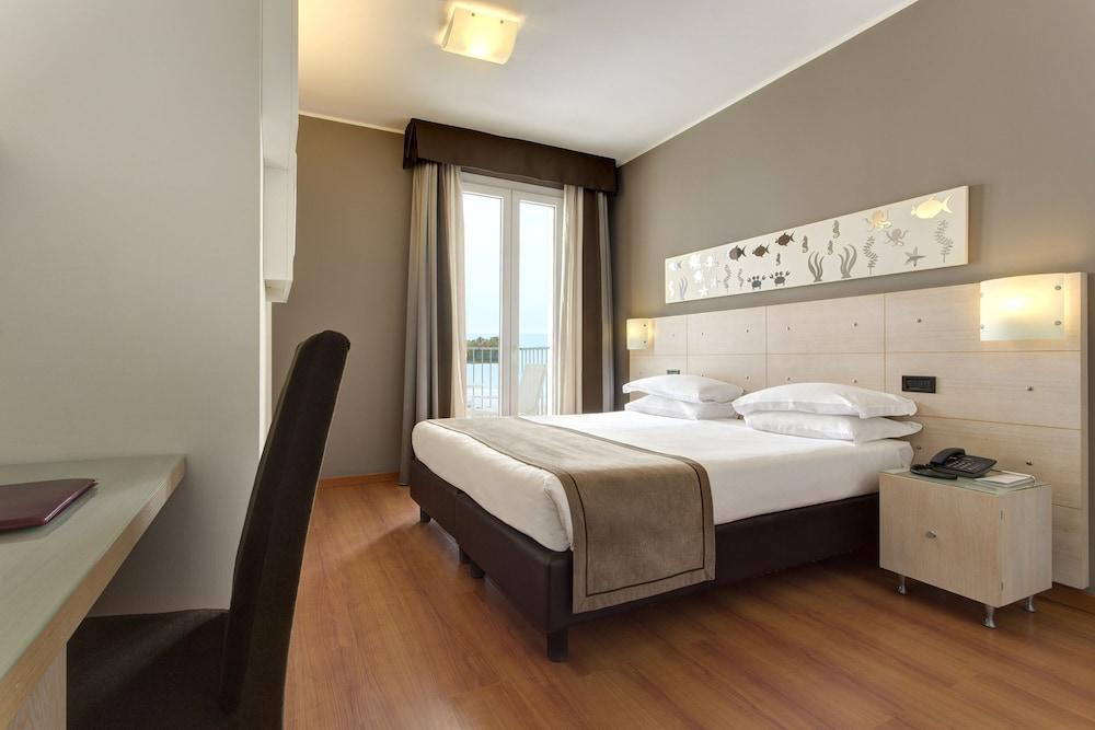 Victoria Frontemare Beach & Spa Hotel Jesolo Екстер'єр фото