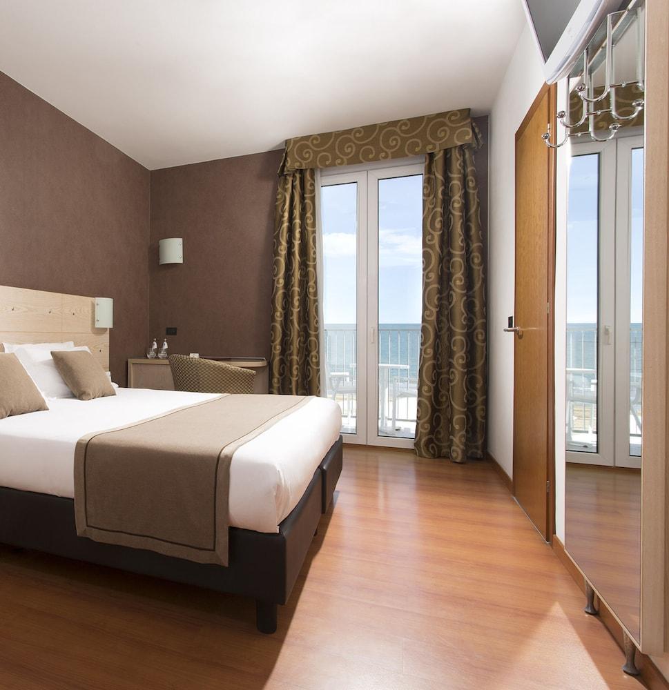 Victoria Frontemare Beach & Spa Hotel Jesolo Екстер'єр фото