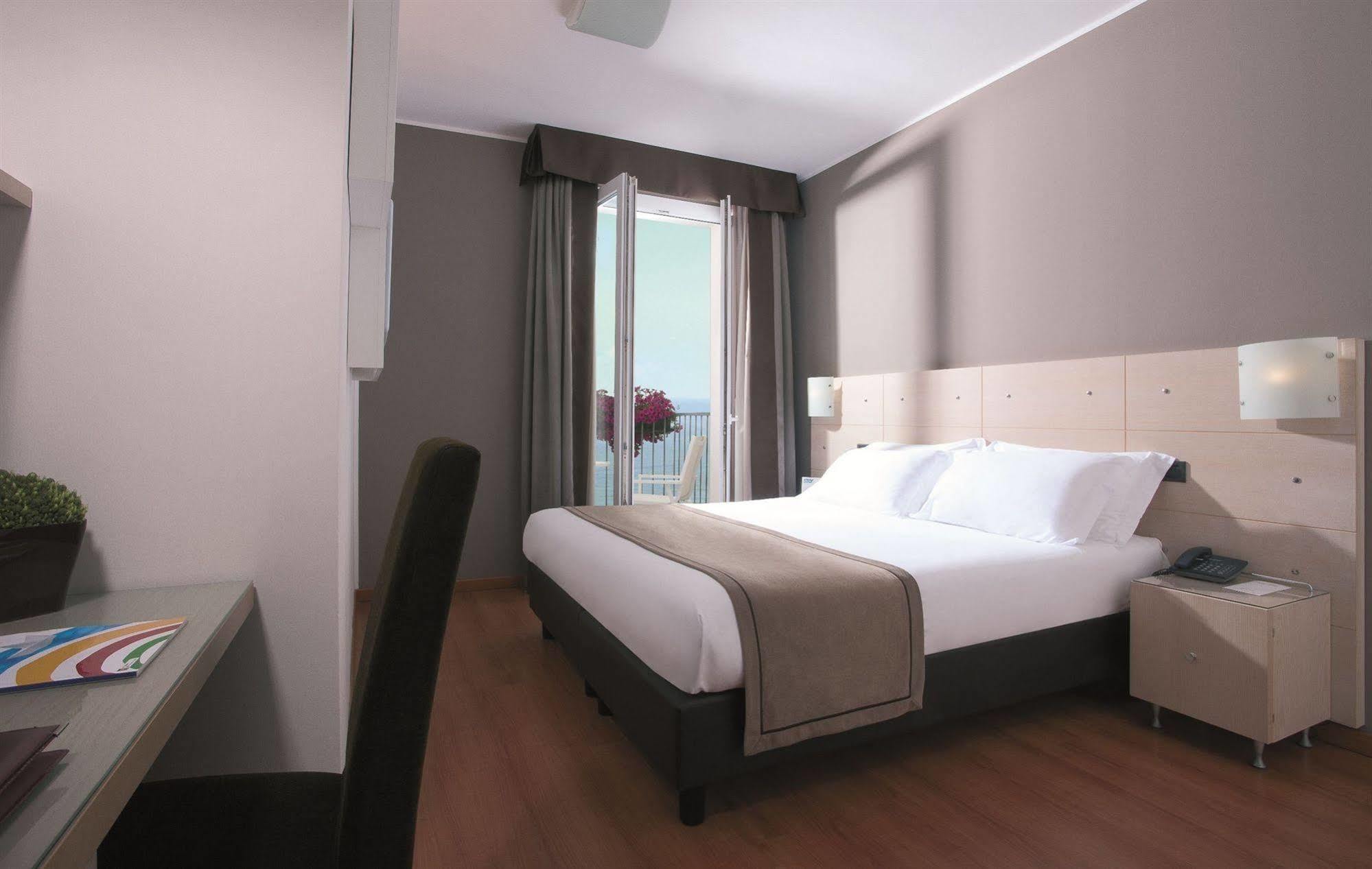 Victoria Frontemare Beach & Spa Hotel Jesolo Екстер'єр фото
