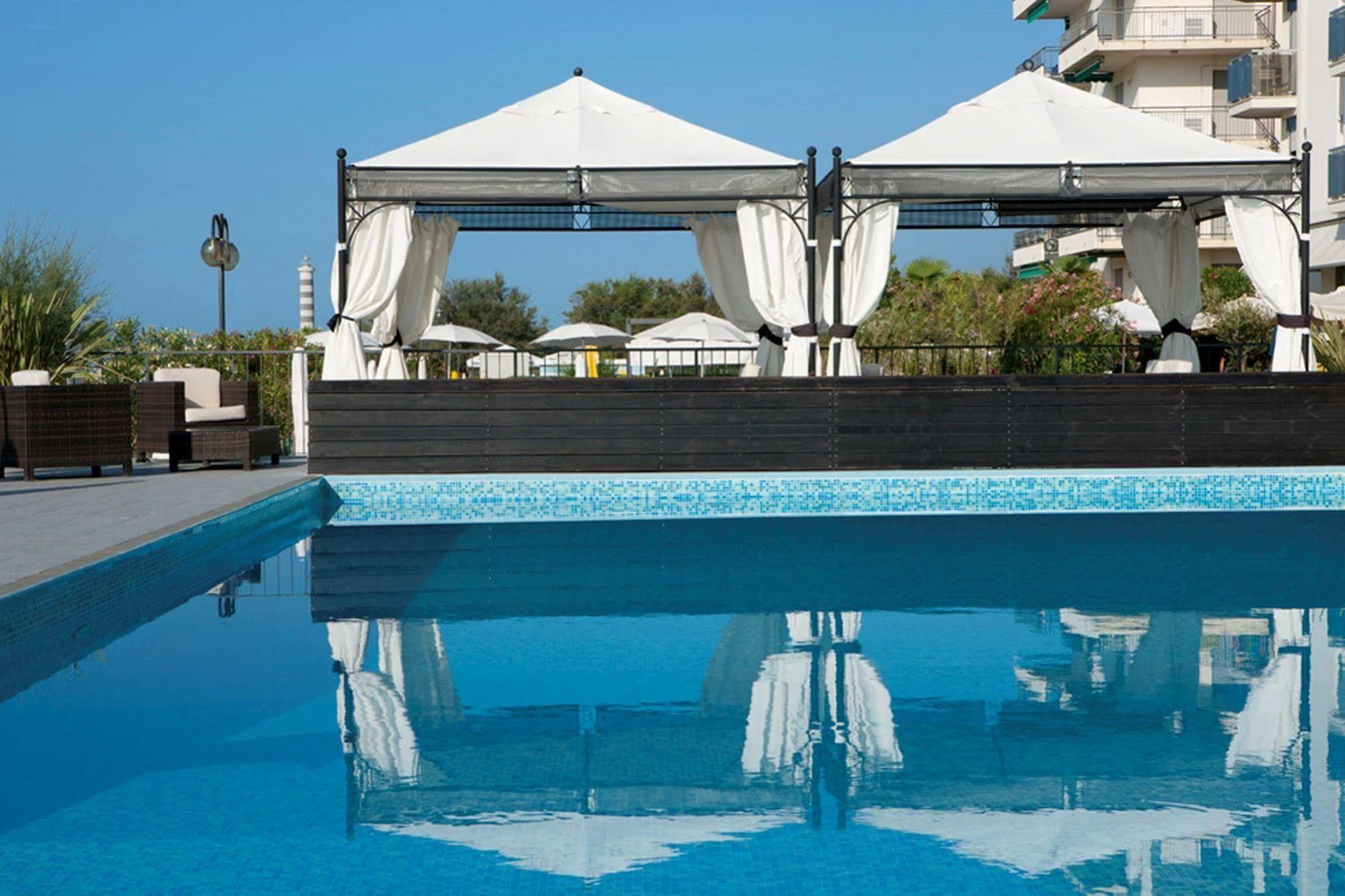 Victoria Frontemare Beach & Spa Hotel Jesolo Екстер'єр фото