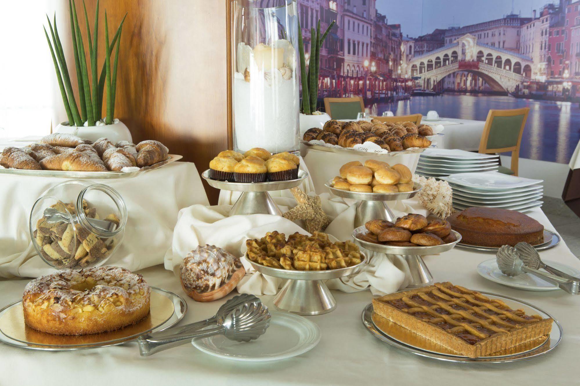 Victoria Frontemare Beach & Spa Hotel Jesolo Екстер'єр фото